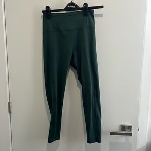 Girlfriend collective 7/8 leggings in green - size small